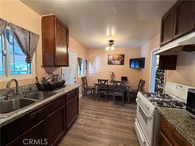 Detail Gallery Image 3 of 13 For 1248 N Pico, San Bernardino,  CA 92411 - 2 Beds | 1 Baths