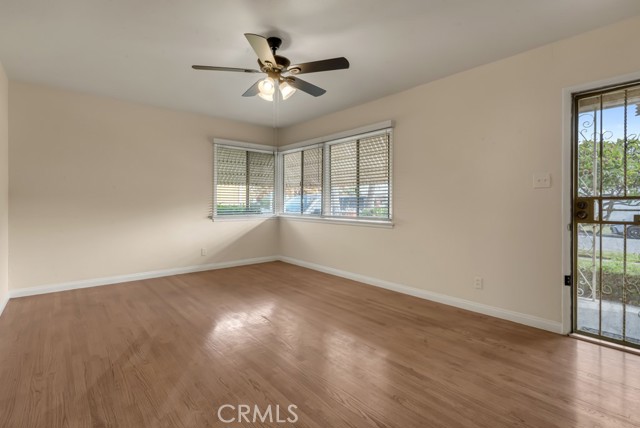 Detail Gallery Image 3 of 27 For 11437 Norlain Ave, Downey,  CA 90241 - 2 Beds | 2 Baths