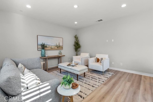3930 E Crisanta Privado, Ontario CA: https://media.crmls.org/medias/4234e7b3-a3d0-49dc-8c0c-c1dfa050c1eb.jpg