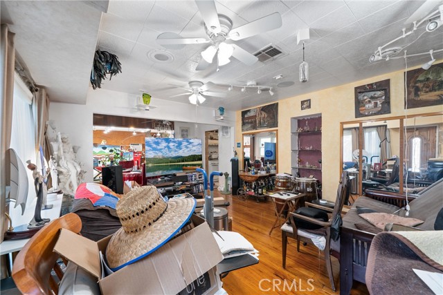 11170 Burbank Boulevard, North Hollywood CA: https://media.crmls.org/medias/4235a5ce-41da-4fb9-b90f-00719cc3a29f.jpg