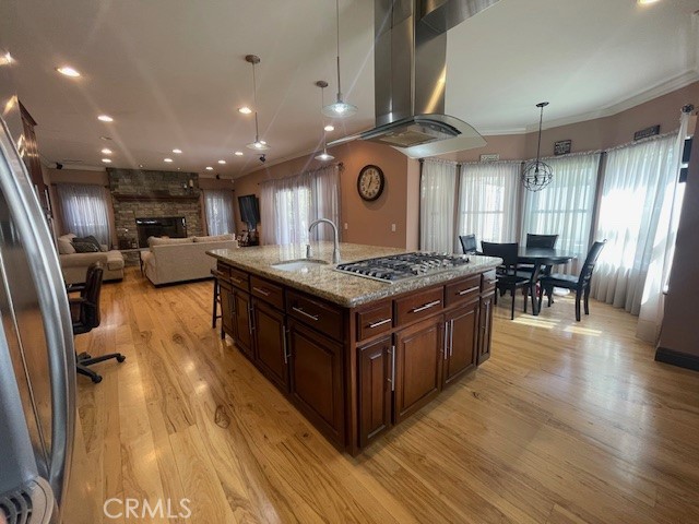 Detail Gallery Image 8 of 41 For 10066 Golden Oaks, Tujunga,  CA 91042 - 4 Beds | 3/1 Baths