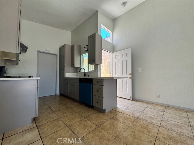 16209 Juniper Street, Hesperia CA: https://media.crmls.org/medias/42378ddc-6880-4279-b939-eef3c122505a.jpg