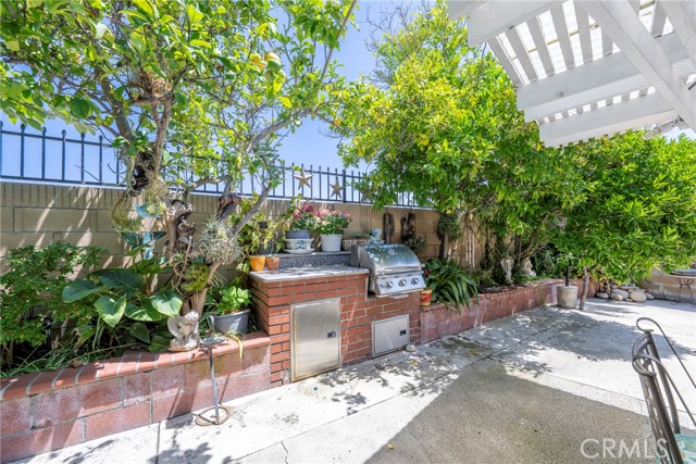 9909 Merced River Avenue, Fountain Valley CA: https://media.crmls.org/medias/4237ca7f-a2dd-46c6-8754-e23394a14afc.jpg