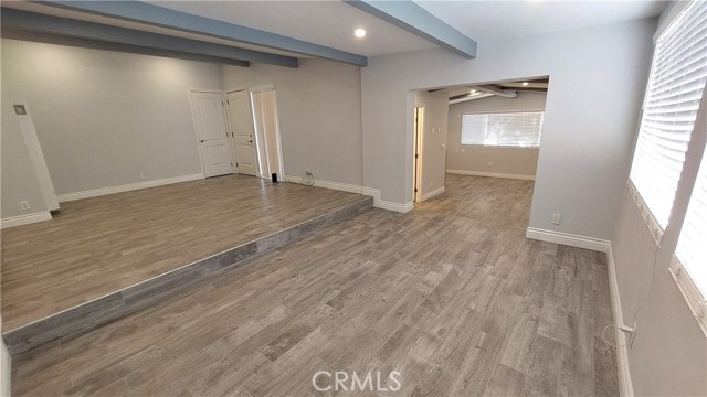 Detail Gallery Image 18 of 35 For 8649 Cantaloupe Ave, Panorama City,  CA 91402 - 3 Beds | 3 Baths