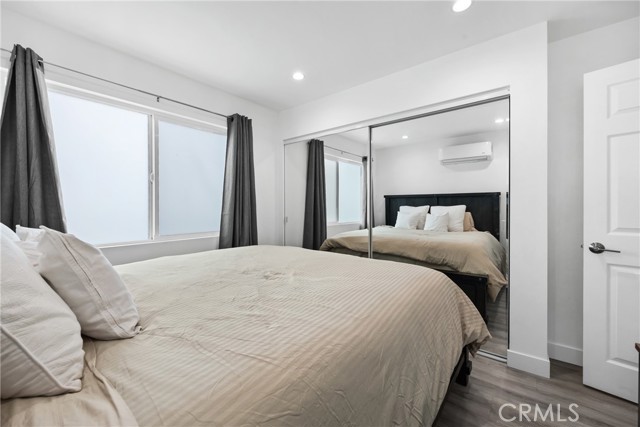 18017 Collins Street, Encino CA: https://media.crmls.org/medias/423852e0-2666-4d85-b776-e2e68d7fc01f.jpg