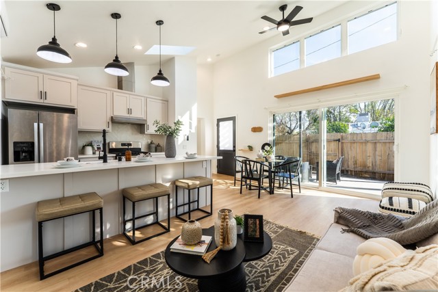 Front Image Thumbnail for CRSR26049518