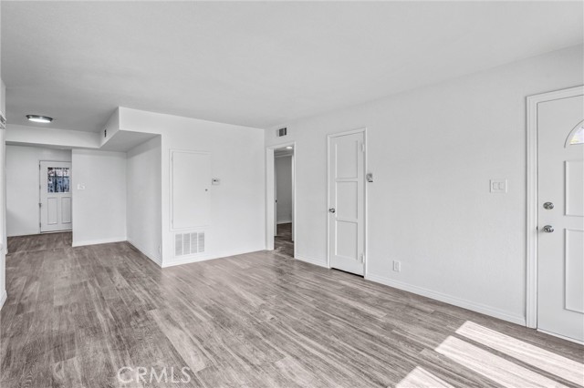 10523 Haas Avenue, Los Angeles CA: https://media.crmls.org/medias/423931ef-2a2b-42fc-93ad-33ce111e6107.jpg