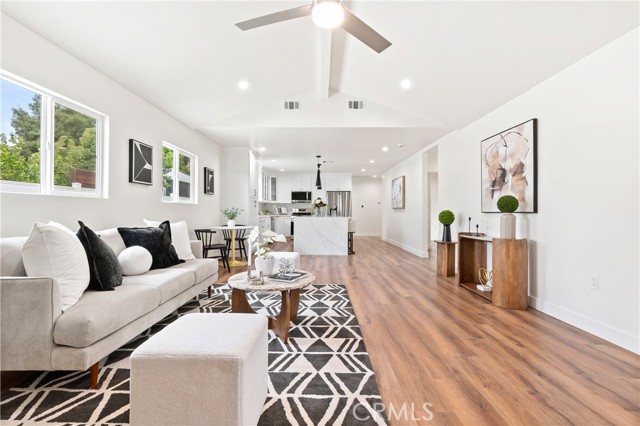 215 E Sierra Madre Avenue, Azusa CA: https://media.crmls.org/medias/423957d3-e740-4105-812e-51283c43a0f6.jpg