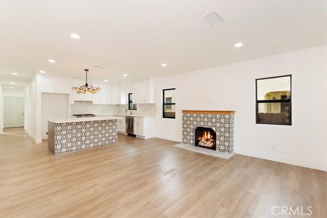 Detail Gallery Image 3 of 19 For 3511 S Norton Ave, Los Angeles,  CA 90018 - 4 Beds | 2 Baths