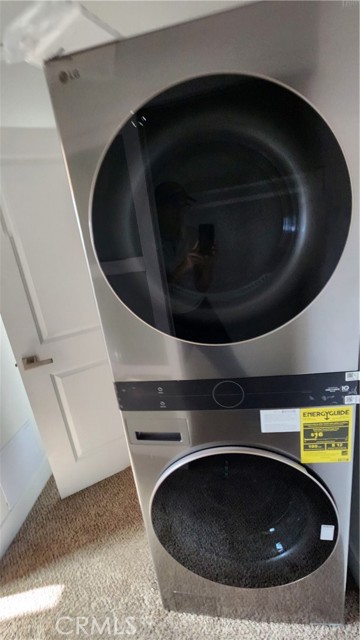 SS Washer/Dryer included