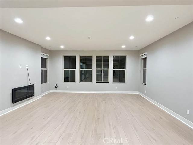 73 Dunmore, Irvine CA: https://media.crmls.org/medias/423c40db-2962-46a0-820d-b5adca16d5a5.jpg