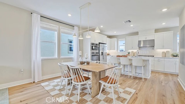 Detail Gallery Image 3 of 24 For 27537 Grand Fir Way, Valencia,  CA 91381 - 2 Beds | 2/1 Baths