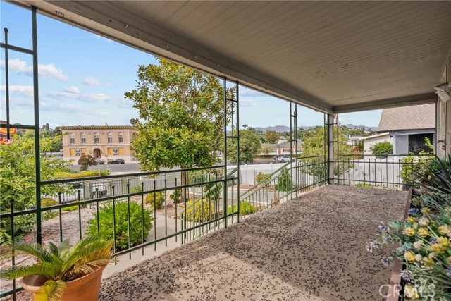 Detail Gallery Image 2 of 36 For 6190 Mesa, Los Angeles,  CA 90042 - 3 Beds | 2 Baths