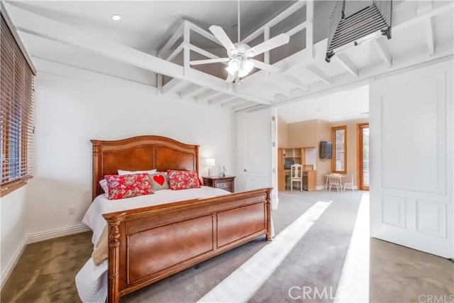 Detail Gallery Image 39 of 67 For 5230 Quakertown Ave, Woodland Hills,  CA 91364 - 5 Beds | 5 Baths