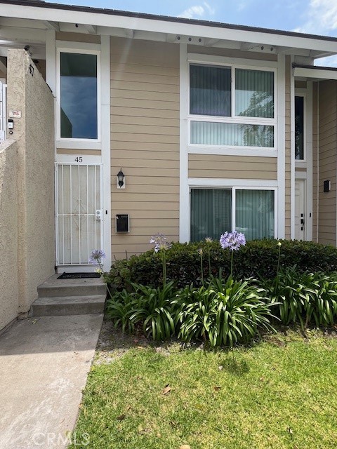 45 Golden Glen Street, Irvine CA: https://media.crmls.org/medias/423e18db-baf1-43c9-b6d4-5abe5e90faee.jpg
