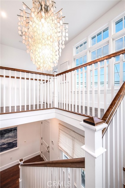 501 6th Place, Manhattan Beach, California 90266, 4 Bedrooms Bedrooms, ,2 BathroomsBathrooms,Residential,Sold,6th,SB23176896