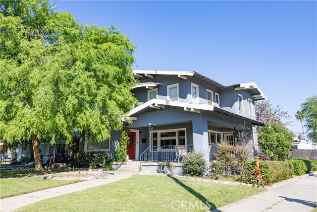 Detail Gallery Image 4 of 48 For 3463 E Kerckhoff, Fresno,  CA 93702 - 4 Beds | 2 Baths