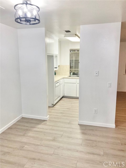 135 S Alfred Street, Coalinga CA: https://media.crmls.org/medias/4240f0b3-f25c-4eee-8fdb-b74f4059f77a.jpg