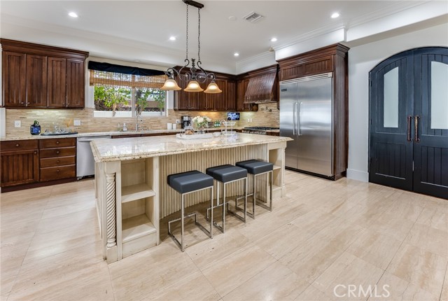 23123 Oxnard Street, Woodland Hills CA: https://media.crmls.org/medias/4241614f-95c7-4c9b-b2f9-6155d45f94ca.jpg
