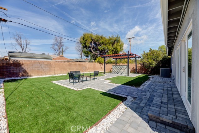 Detail Gallery Image 36 of 51 For 19847 Arminta St, Winnetka,  CA 91306 - 5 Beds | 3 Baths