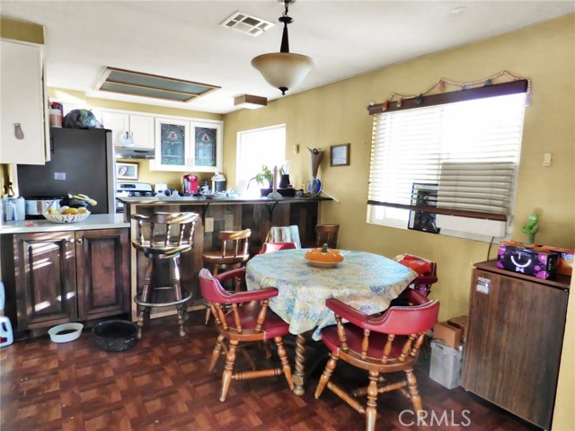 15132 Jeraldo, Victorville CA: https://media.crmls.org/medias/4242edd4-628f-4e2f-b001-52f3fc5b7f32.jpg