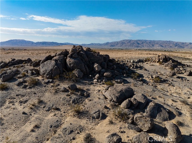 Detail Gallery Image 8 of 21 For 23 Valle Vista, Twentynine Palms,  CA 92277 - – Beds | – Baths