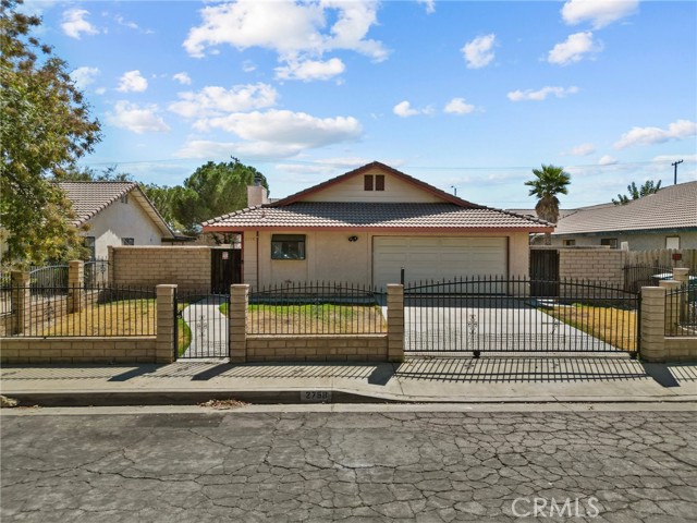 Detail Gallery Image 2 of 20 For 2758 El Nido Ln, Lancaster,  CA 93535 - 3 Beds | 2 Baths