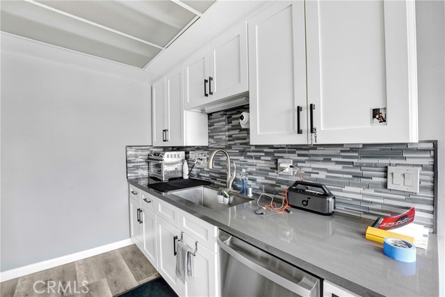 8020 Langdon Avenue, Van Nuys CA: https://media.crmls.org/medias/4243ab12-7b99-47e7-a55a-9dfec7654f95.jpg