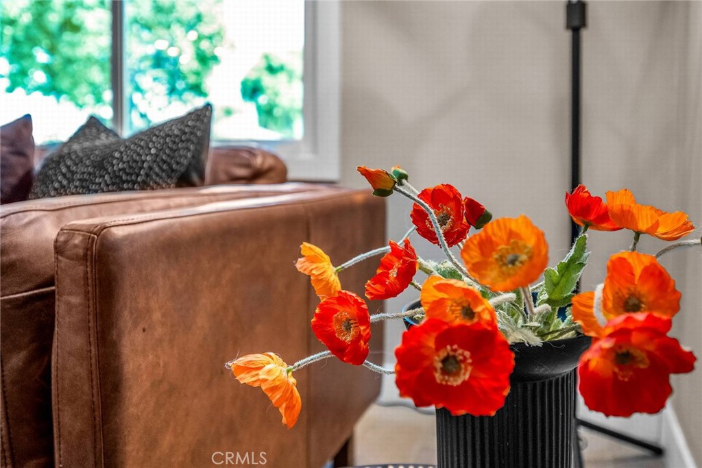 https://media.crmls.org/medias/4243ed55-868d-4d83-8927-9550c138809f.jpg?preset=X-Large