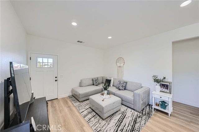 Detail Gallery Image 36 of 38 For 1531 S Dallas Dr, Anaheim,  CA 92804 - 7 Beds | 4/1 Baths
