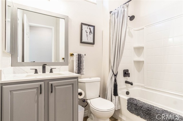 Detail Gallery Image 9 of 33 For 10492 Wilmington Ln, Apple Valley,  CA 92308 - 2 Beds | 2 Baths
