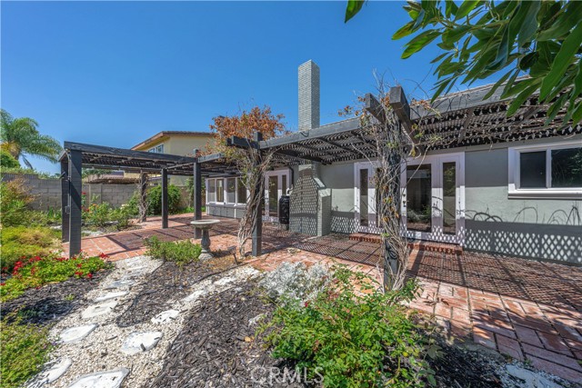 9622 Caithness Drive, Huntington Beach CA: https://media.crmls.org/medias/42457fa1-99ea-4699-806c-03377570ff1a.jpg