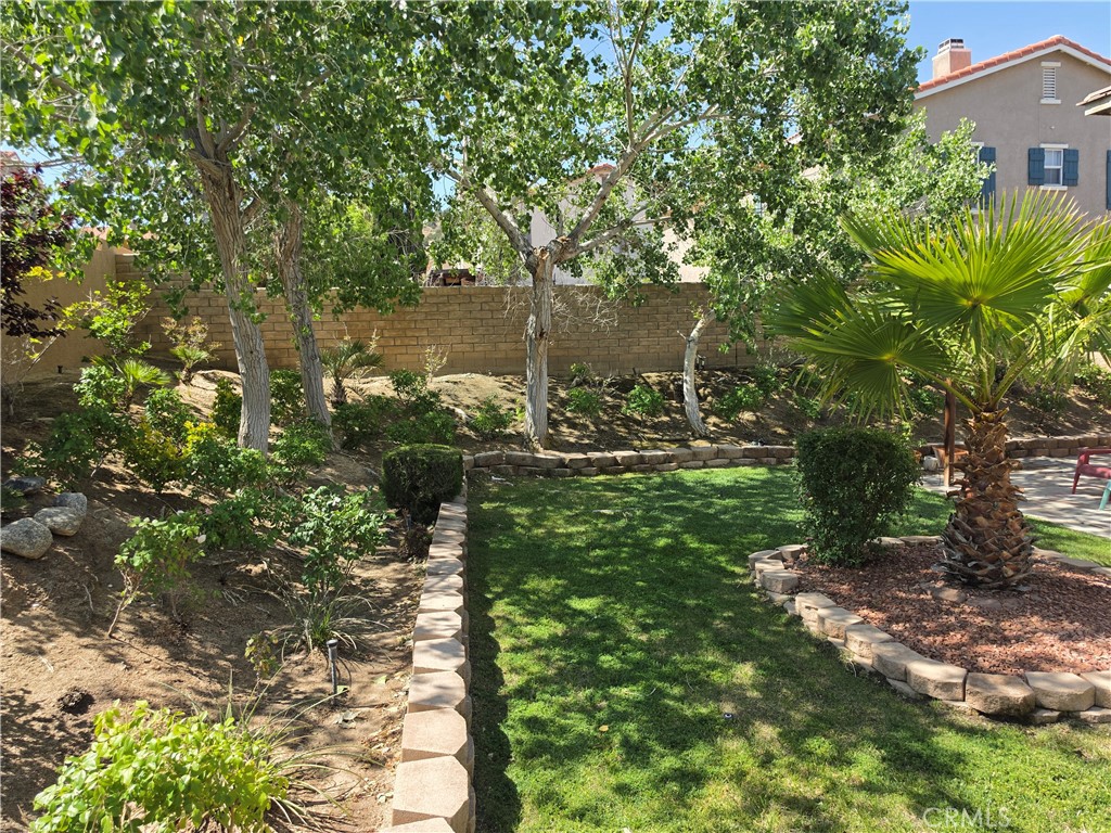 https://media.crmls.org/medias/4245a385-b348-4397-8c0d-ef5d9adaac30.jpg?preset=X-Large