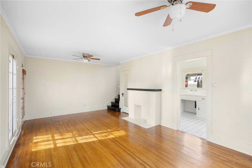 415 Riverdale DriveGlendale img 25