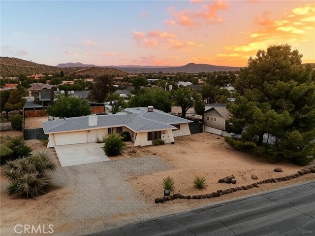 57966 El Dorado Drive, Yucca Valley CA: https://media.crmls.org/medias/42460532-9ebb-4a24-8a6e-5e70a156adcb.jpg