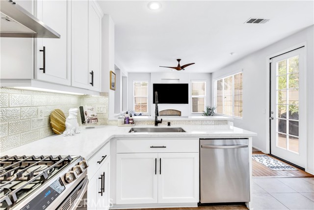 64 Vista del Valle, Aliso Viejo CA: https://media.crmls.org/medias/42463b88-7917-4445-a73a-8a12fea08eb6.jpg
