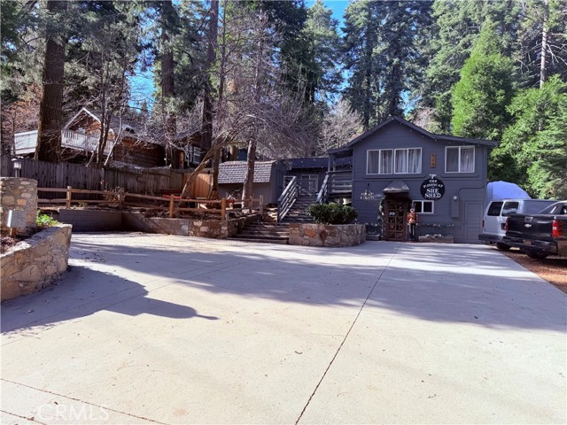 Detail Gallery Image 4 of 51 For 926 Kuffel Canyon, Lake Arrowhead,  CA 92385 - 2 Beds | 1 Baths