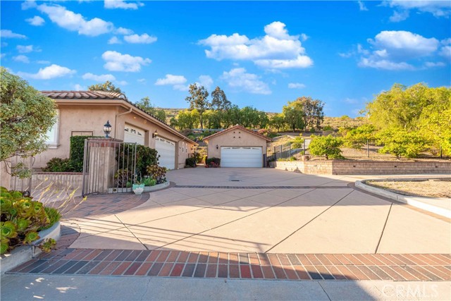 6805 Aviano Drive, Camarillo CA: https://media.crmls.org/medias/4246d7bd-a261-4604-a73d-2a429557b4d7.jpg
