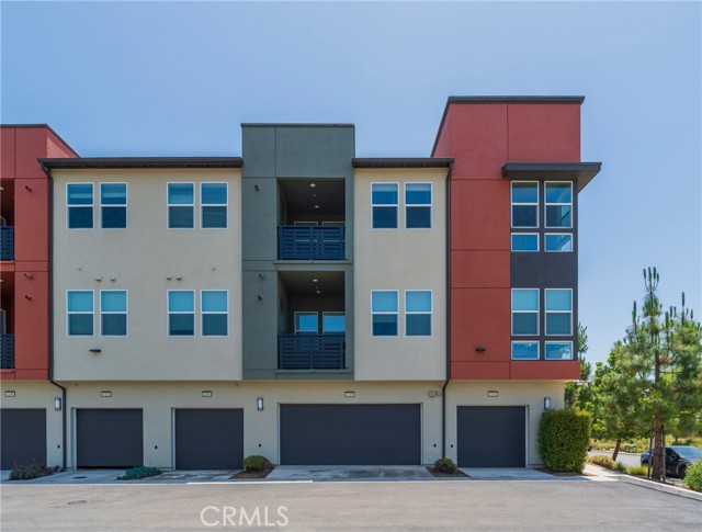 1100 Epic, Irvine CA: https://media.crmls.org/medias/42471038-3618-4ec5-b394-a76f1b95b37b.jpg