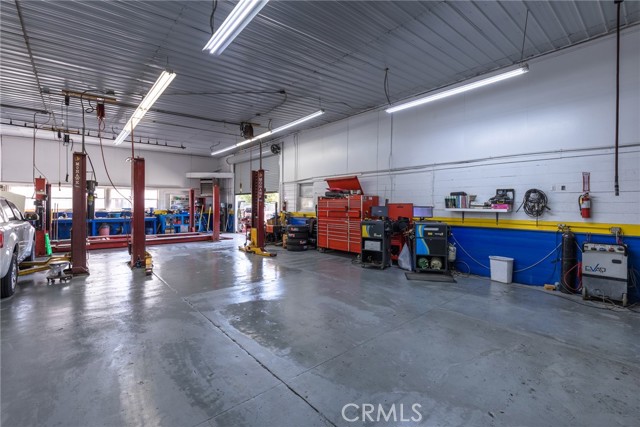 Image 18 of 34 For 609 7th Street