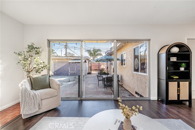 Detail Gallery Image 8 of 21 For 2750 Fanwood Ave, Long Beach,  CA 90815 - 3 Beds | 3 Baths