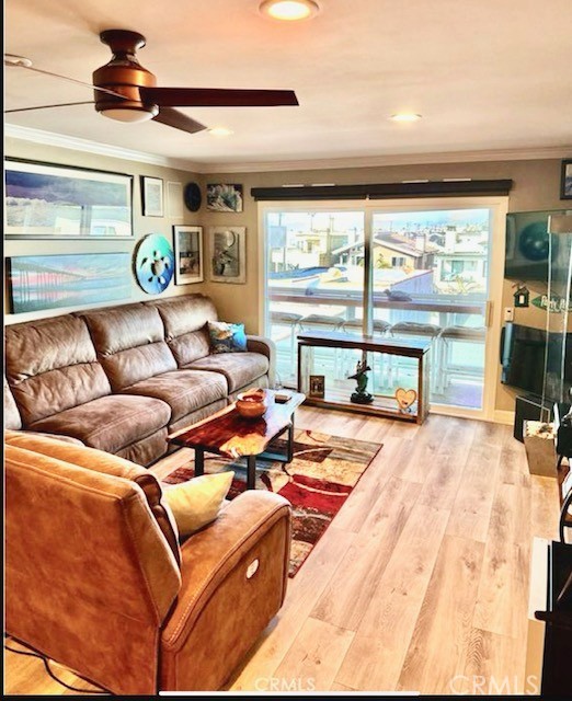 Detail Gallery Image 5 of 15 For 15 15th St #22,  Hermosa Beach,  CA 90254 - 2 Beds | 2 Baths