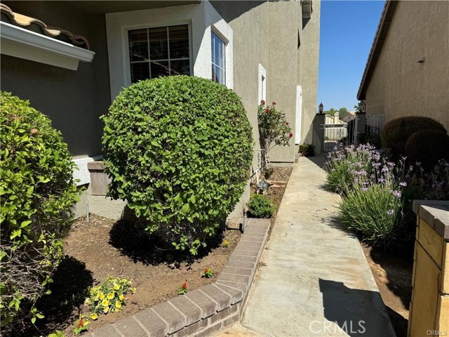 Detail Gallery Image 2 of 14 For 978 Olympic Ave, Banning,  CA 92220 - 3 Beds | 2 Baths