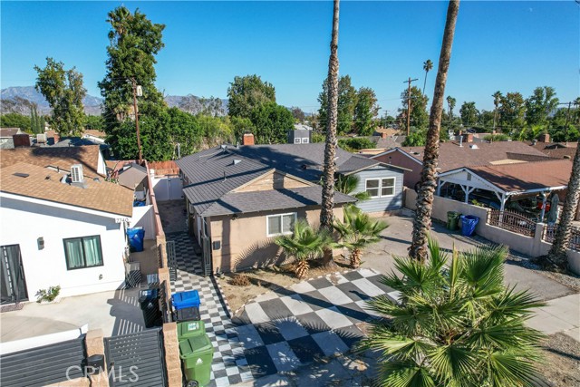 7736 Bellaire Avenue, North Hollywood CA: https://media.crmls.org/medias/42481da3-613c-4700-9412-131e7845f825.jpg