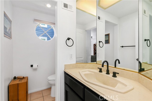 Detail Gallery Image 10 of 45 For 590 John K Dr #102,  Long Beach,  CA 90803 - 3 Beds | 2/1 Baths