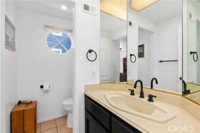 Detail Gallery Image 10 of 45 For 590 John K Dr #102,  Long Beach,  CA 90803 - 3 Beds | 2/1 Baths