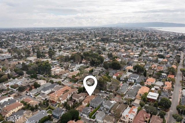 625 33rd Street, Manhattan Beach, California 90266, 3 Bedrooms Bedrooms, ,3 BathroomsBathrooms,Residential,Sold,33rd,OC21258370