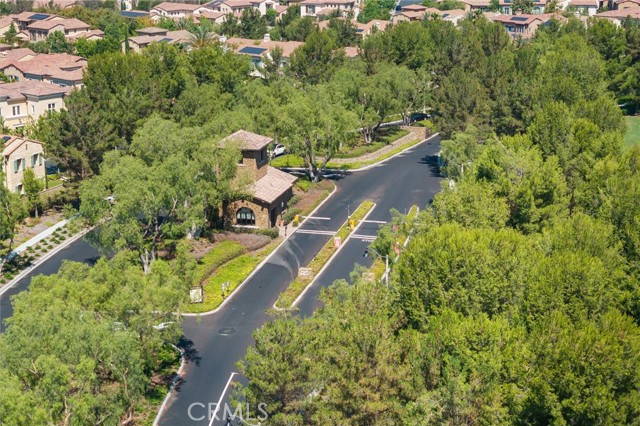 2 Lowland, Irvine CA: https://media.crmls.org/medias/4249bbca-0922-4264-9fc9-59a4d6d45781.jpg