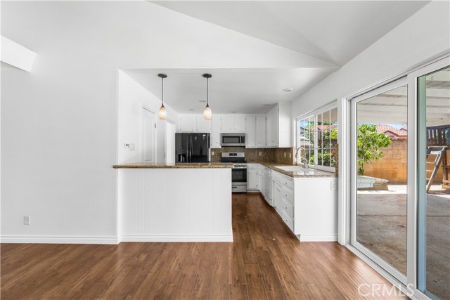 2427 Meralda Avenue photo 8