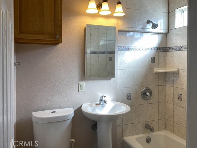 Detail Gallery Image 5 of 36 For 1428 E 59th St, Long Beach,  CA 90805 - – Beds | – Baths